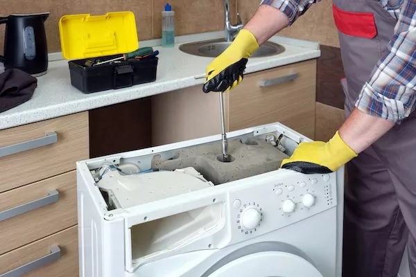 Washer Not Draining? Here’s What Pittsburgh Homeowners Should Check First